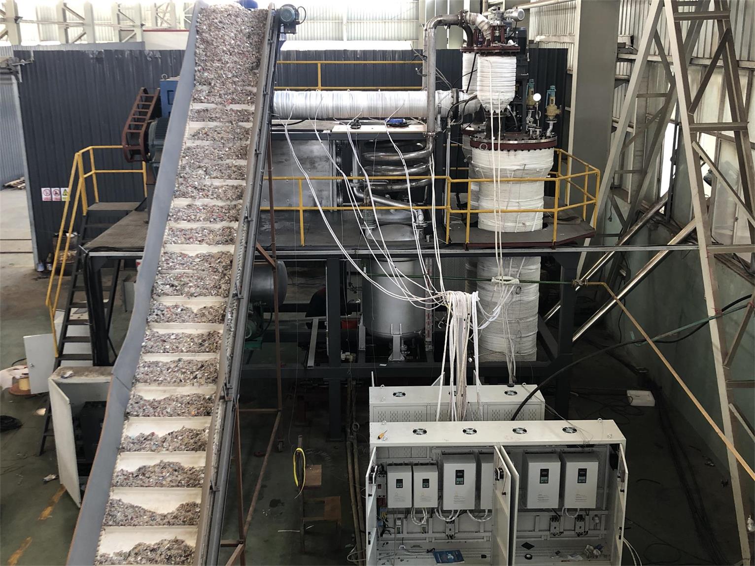 廢塑料裂解煉油反應(yīng)釜電磁加熱器 廢塑料裂解煉油反應(yīng)釜電磁加熱器